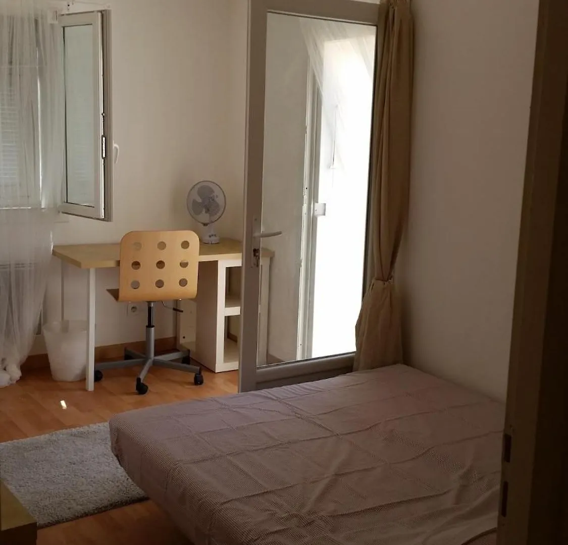 En Plein Coeur Du Vieux Nice Apartment