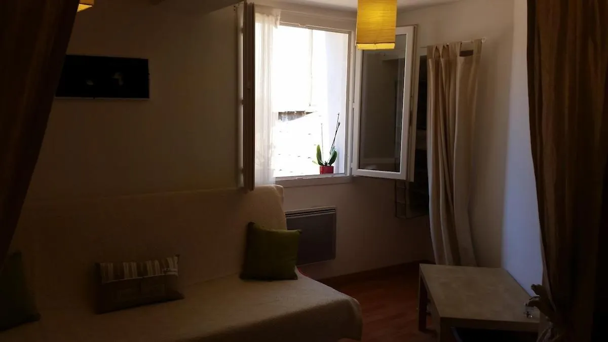 En Plein Coeur Du Vieux Nice Apartment