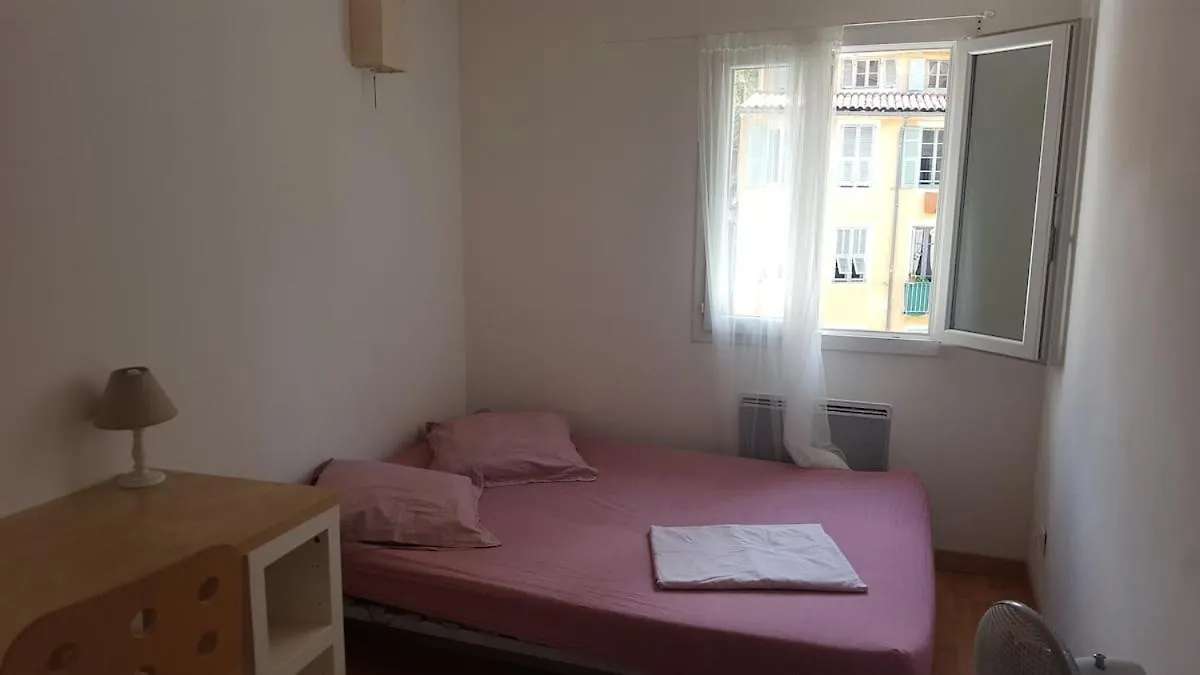 Apartment En Plein Coeur Du Vieux Nice